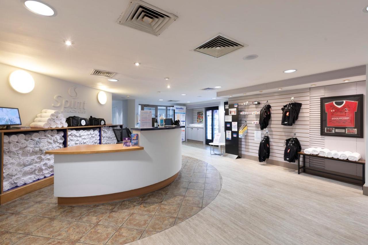 Holiday Inn Guildford By Ihg Exteriér fotografie