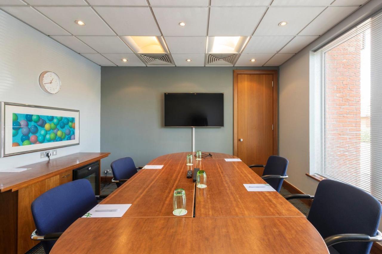 Holiday Inn Guildford By Ihg Exteriér fotografie