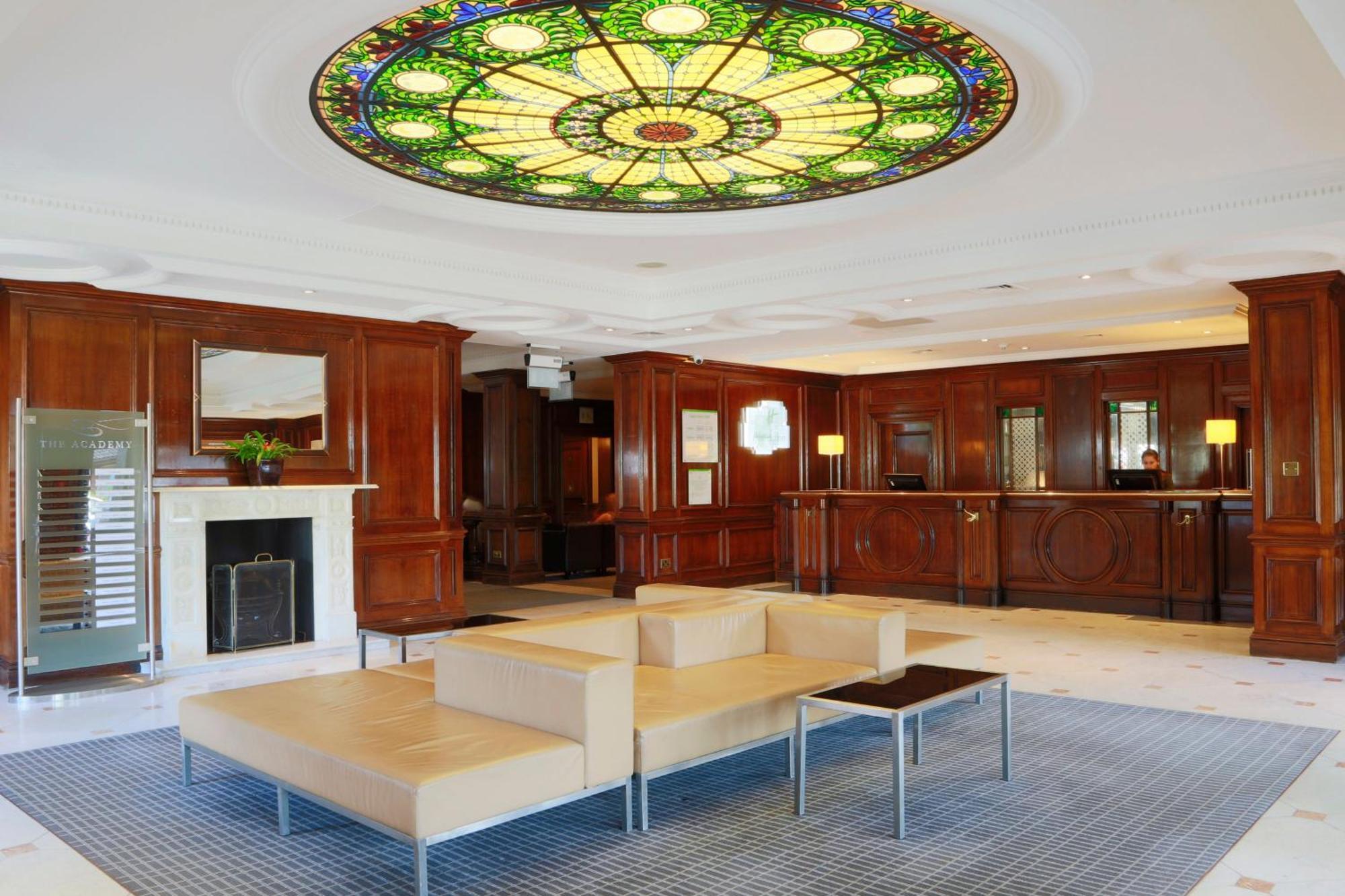 Holiday Inn Guildford By Ihg Exteriér fotografie