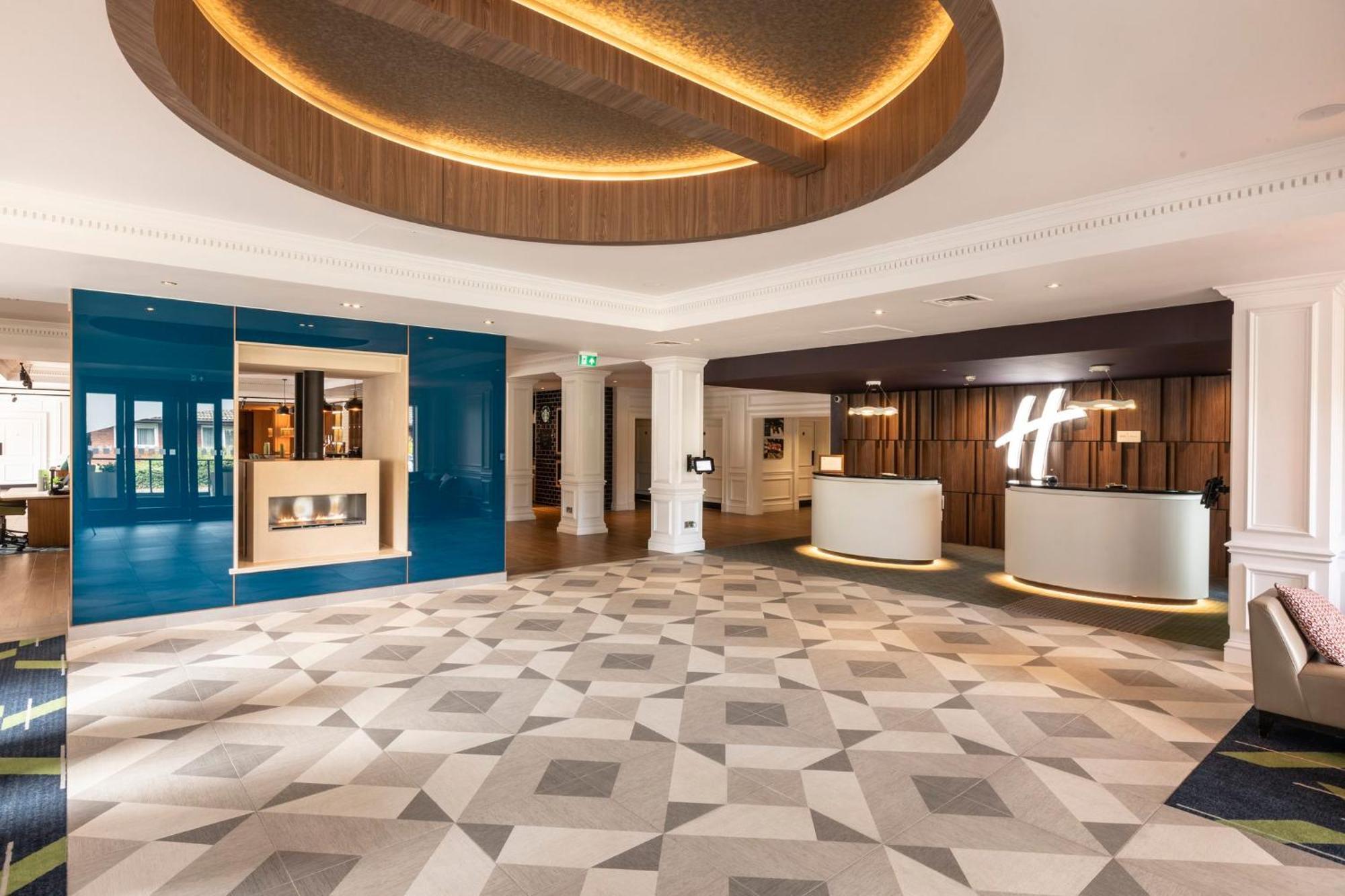 Holiday Inn Guildford By Ihg Exteriér fotografie