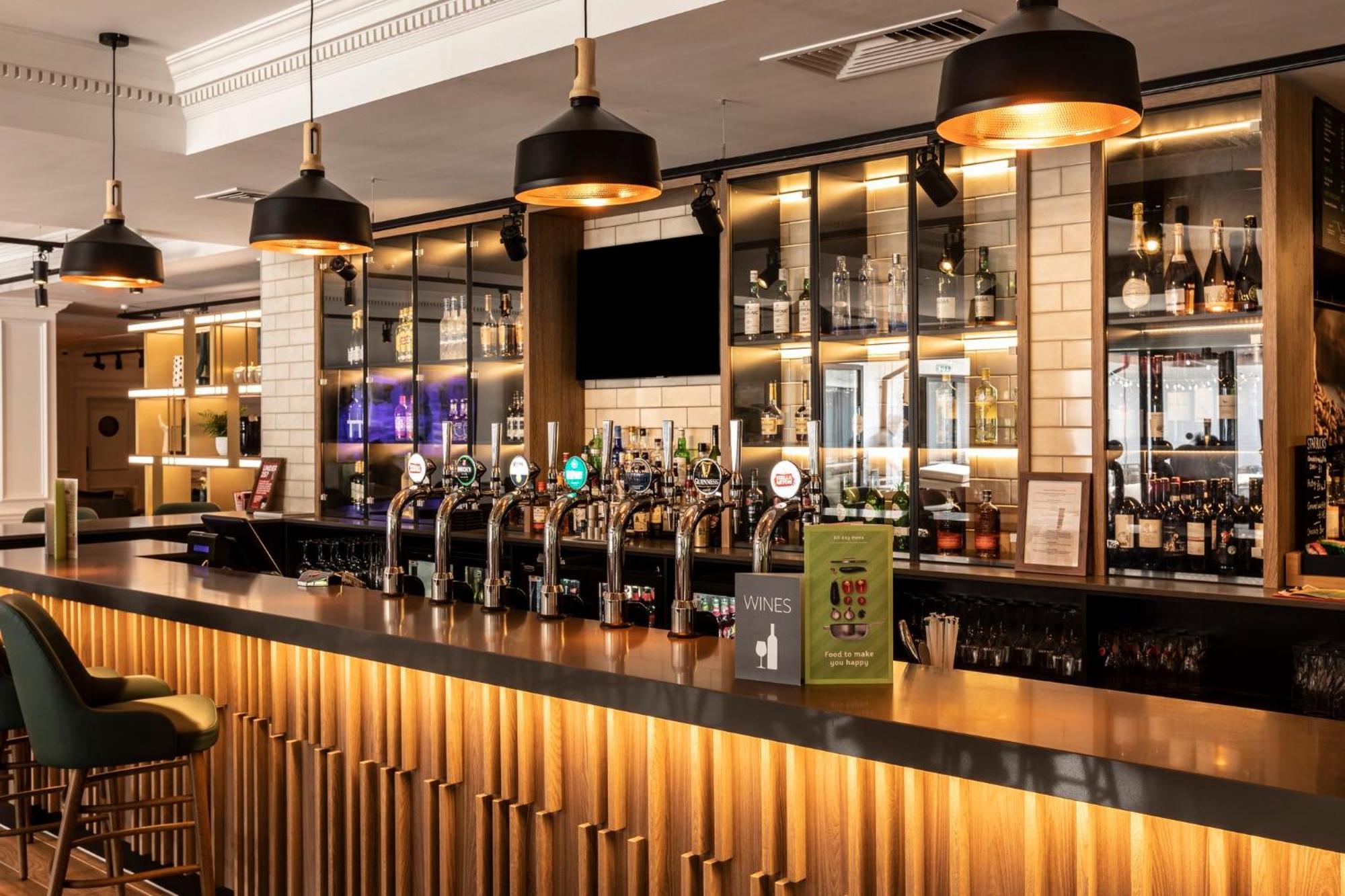 Holiday Inn Guildford By Ihg Exteriér fotografie